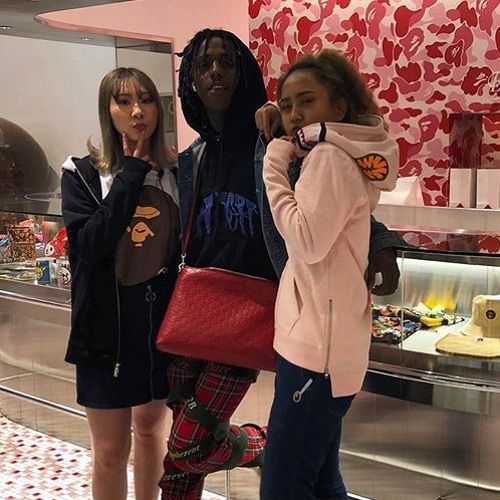 Famous Dex - Turn On The Lights (prod. Stoopidxool + UglyFriend)