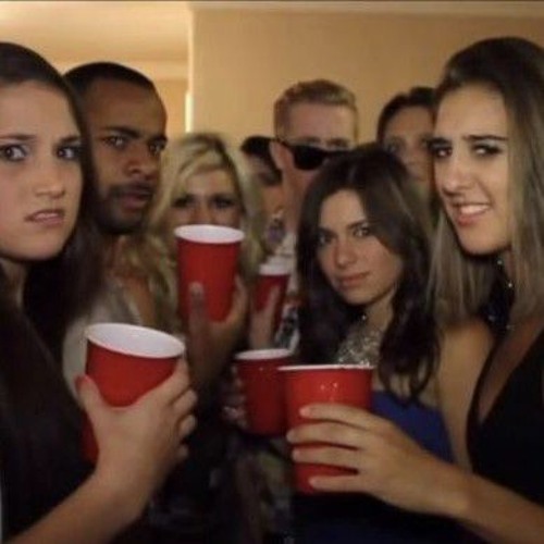 girl get yo- girl- who tf is you on my mama you dirty asf