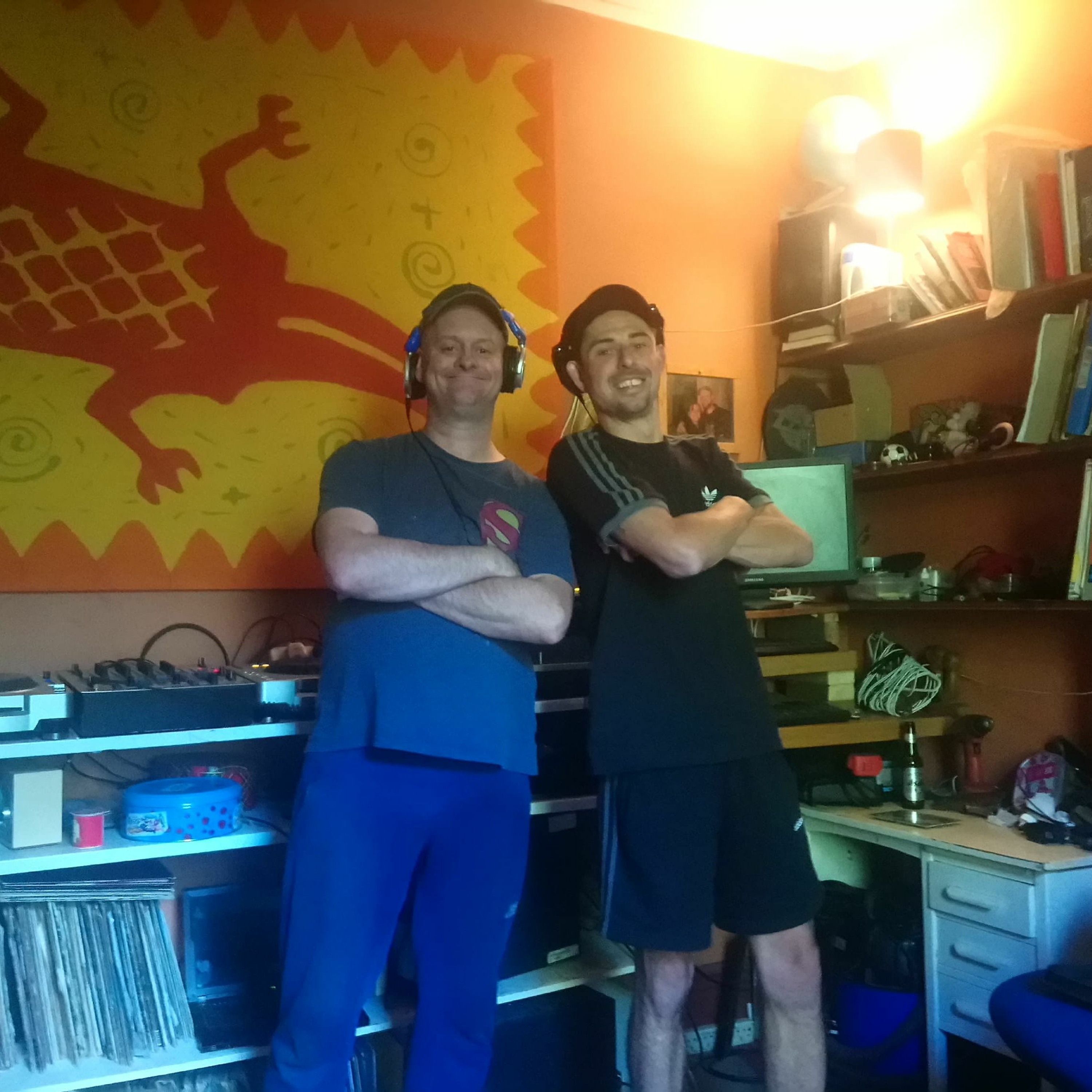 Cousin Ev  n Jk. Camouflaged Disco residents impromptu sunday mash up spin 02.08.2020 episode artwork
