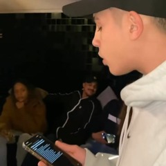 MC Hariel  - Em Briga De Marido e Mulher Ninguém Mete A Colher Mais Se Salva Uma Mulher  (Vídeo).m4a