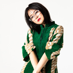 Daytime Techno Vibes: KIYOKO DJing in the Kitchen