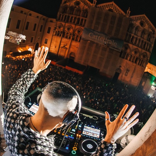 Lorenzo de Blanck @ Palazzo Ducale (Ferrara) 3 hours djset + video mapping show 04 - 05 - 2024