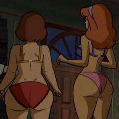 “ Velma & Daphne “