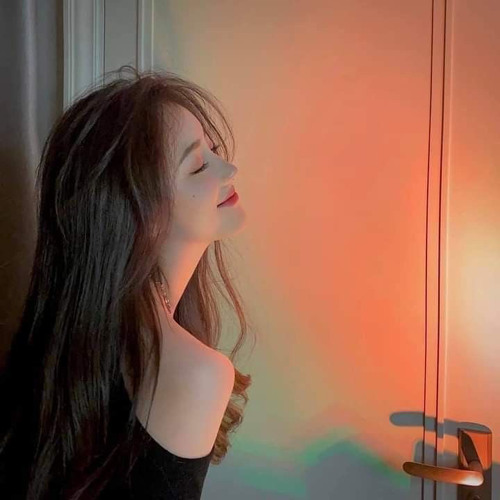 ဂျပ်ဆင်ထိပ်ကလရိပ်ပြာ - (ထူးအိမ်သင်း)