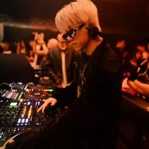 JADE_CHINA LIVE RADIO Vol.4 (Played by DJ KIMDO)