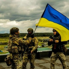 біля хати хлопці джевеліни
