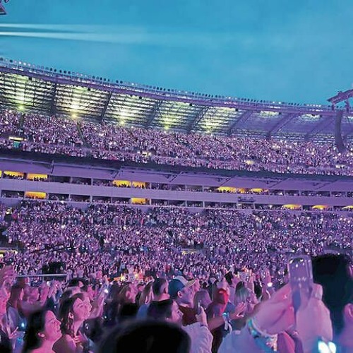 Crowd Cheers (Concert)