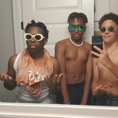 leg lockin ft. PrettyBoiQ & d3_gas (prod. ISOD)