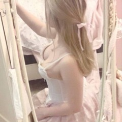 من خذوك دموعي تنزل وانت تضحك ايده بيدك 😔