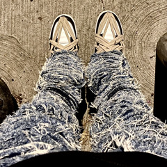 on my feet (prod. J6)