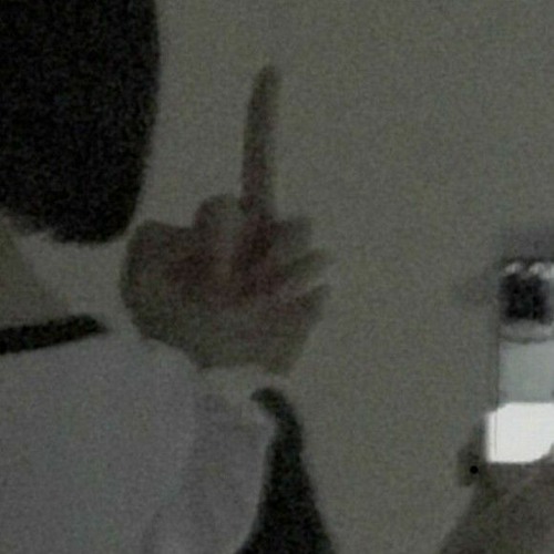 غيري لمس شعرك انيكك