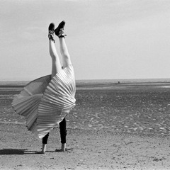 AD Rose Finn-Kelcey The Restless Image: a discrepancy between the seen position & the felt position