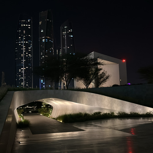 ‎⁨واقف بلياك الوقت