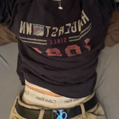 ‎⁨غيري لمس شعرك⁩