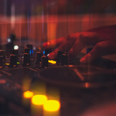 ONELOOP - chapter 2 By Paco Frausto. House in motion.