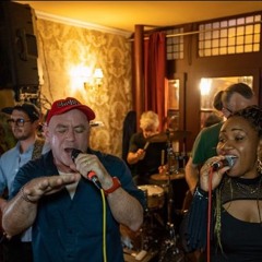 13 titres Shoot the gift