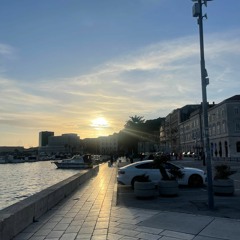 8PM IN SPLIT