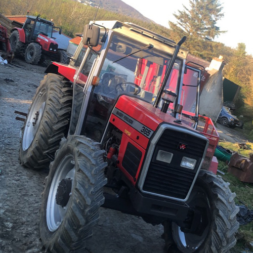 She moves in her own way 😜🤟