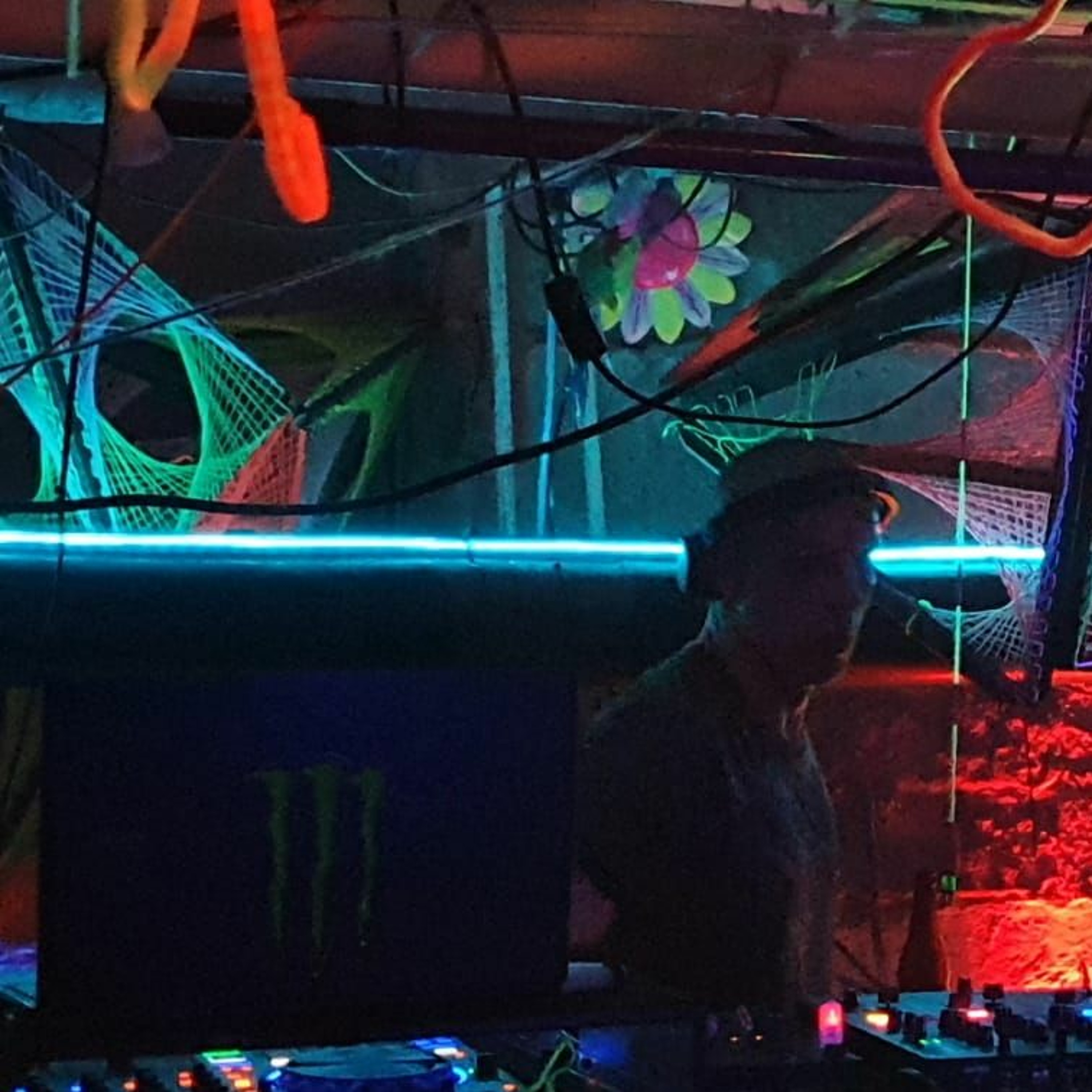 Marcel Devrient/Rivals Rave