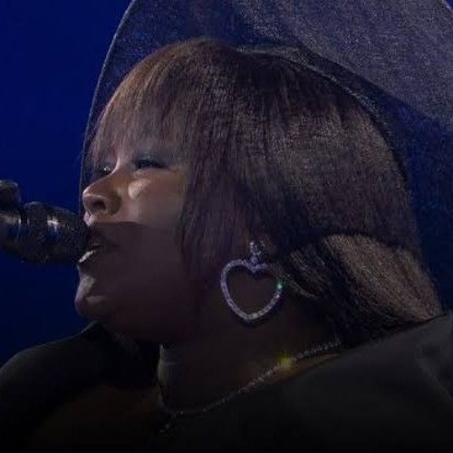 My Way by Yseult live at Paris 2024.m4a