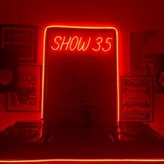 LiVe 'N' dIrEcT fRoM tHe ReD rOoM