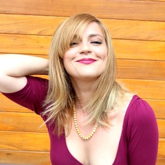 Ana Maria Moldovan citește un text de Gabriel Pintilei