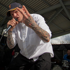 MC-TASE - LIVE Multiparken 2011 - Synes Det gøres for lidt