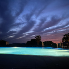 Không biết nên vui hay buồn