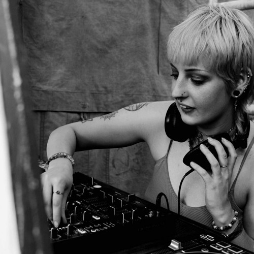 BORDERLINE LATIN HOUSE