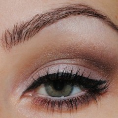 Green-eyes-white-girl