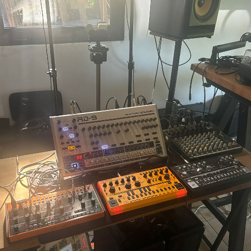 Polyrhythmic Glider Analog Session - 90 BPM Acid Beat