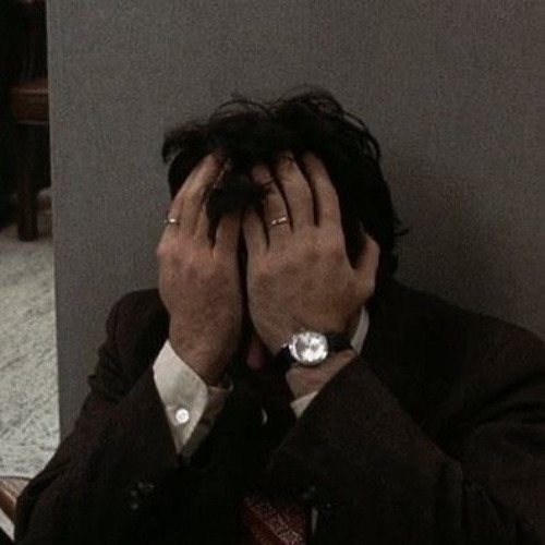 من يصدقني اذا قلت الفراق بلا سبب