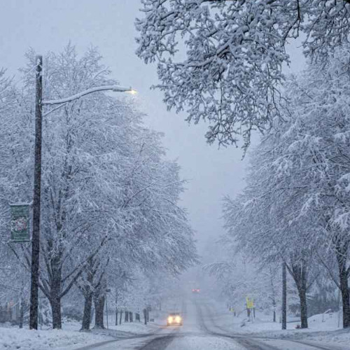why is it snowing NOW (greentop)