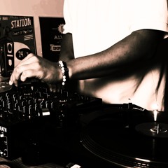 VINYL ONLY TECHNO DJ SET