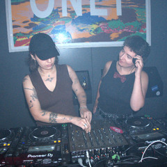 In Bloom @ Neue Welle // noon b2b lea