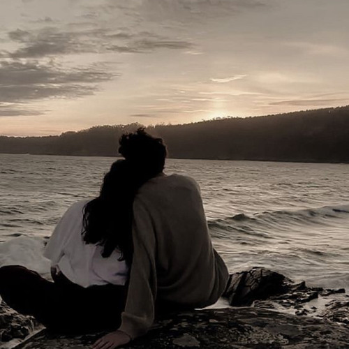 حلفت باللي غيّب الشمس منّاك