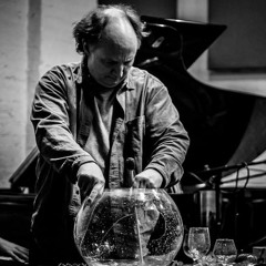 Miguel Frasconi: Breaking Glass