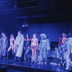 RUNWAY SET FOR ODD CHAOS