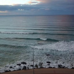 Waves of Kirra