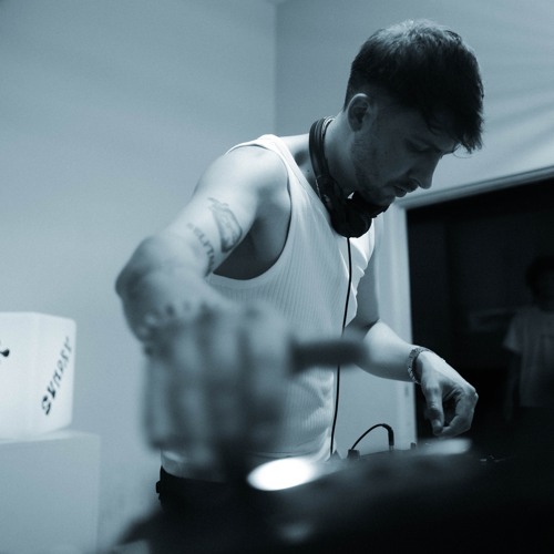 Sundry Radio 005 w/ Andrew.
