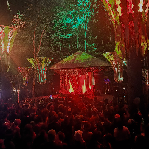 PŪRYA en direct à Future Forest 2025