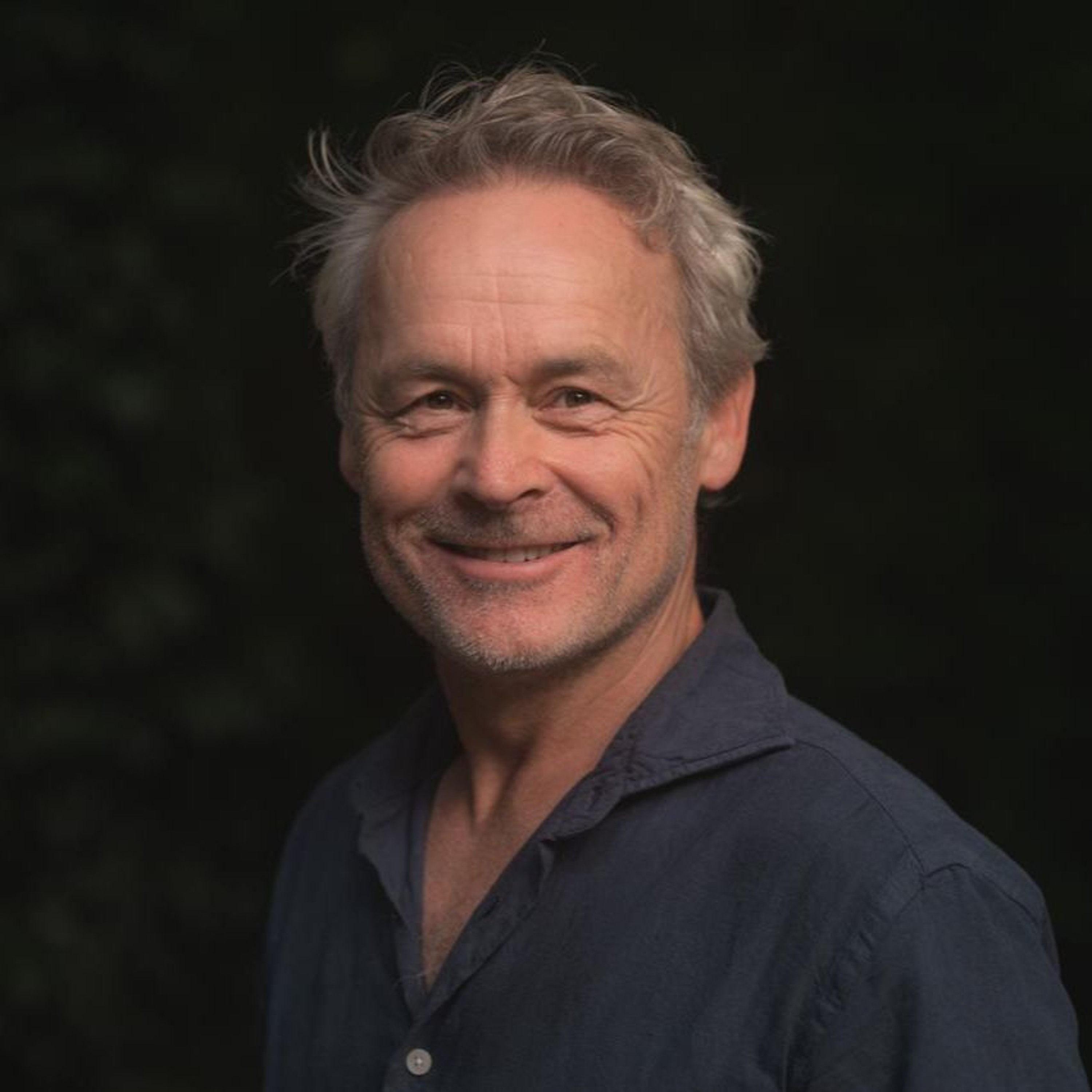 Marcel Hensema vertelt over zijn theatervoorstelling 'Eldorado' episode artwork