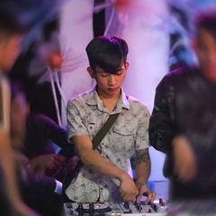 Rất Lâu Rồi Muốn Khóc x Ngọc Vĩ Remix
