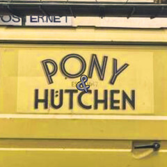 Pony & Hütchen @Klunkerkranich. Abriss über den Dächern Berlins!