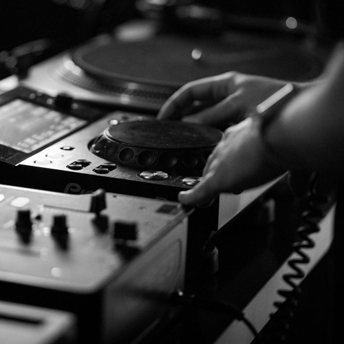 Sesiones | Caco Ghio Minimal Set