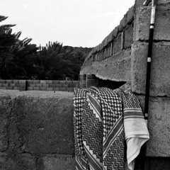 انا تراني دخيلك من فراقٍ يهول .