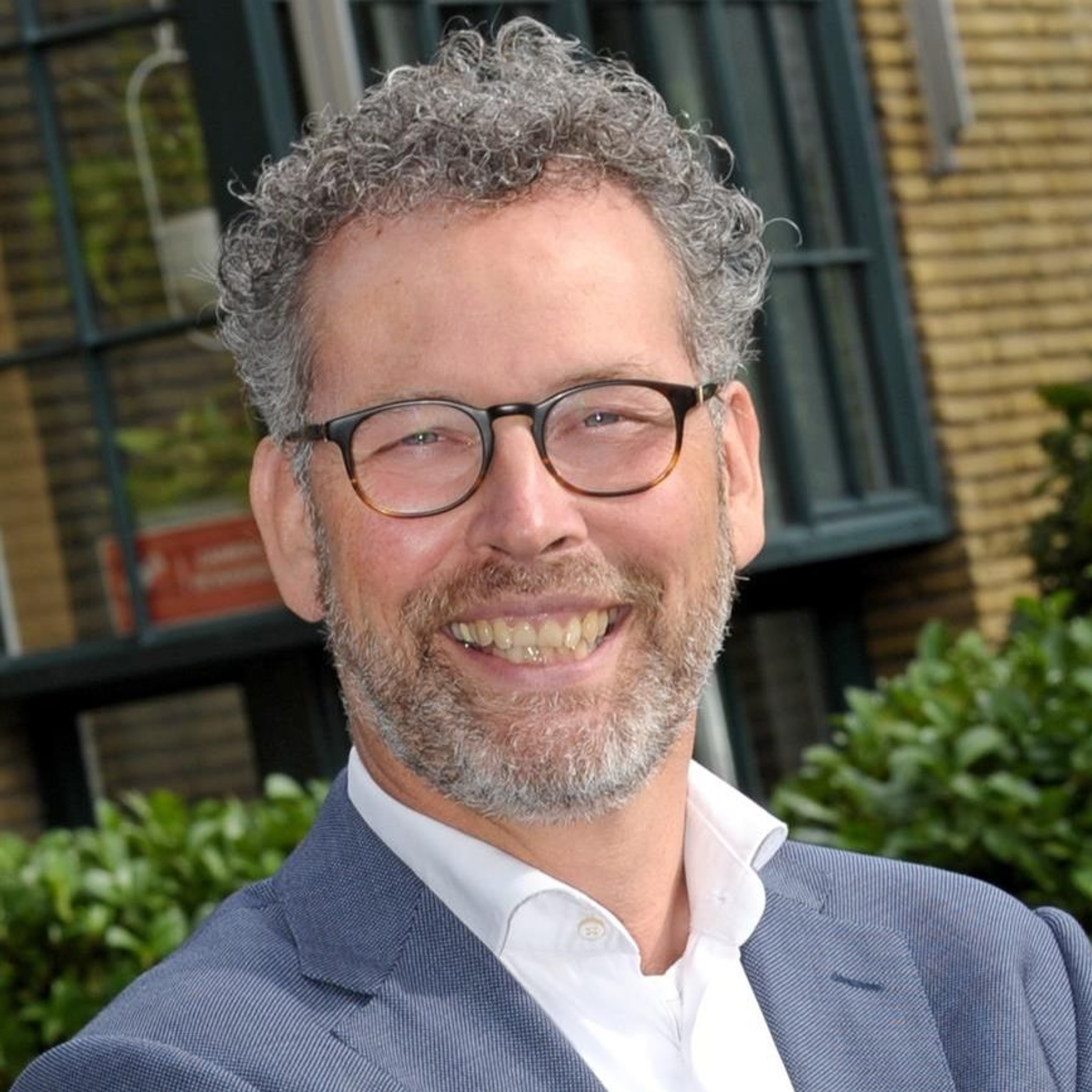 Basisschooldirecteur Caspar Jacobs over zijn zoektocht naar niet verliefde leraren episode artwork