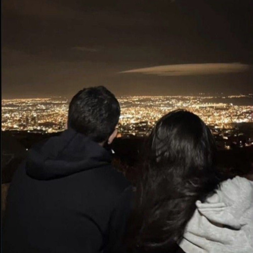 بعيش احبك وأحتفل فيك.