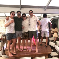 Sunday's at Nikki