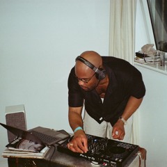 In my bag w/ Moses Ola ep 1